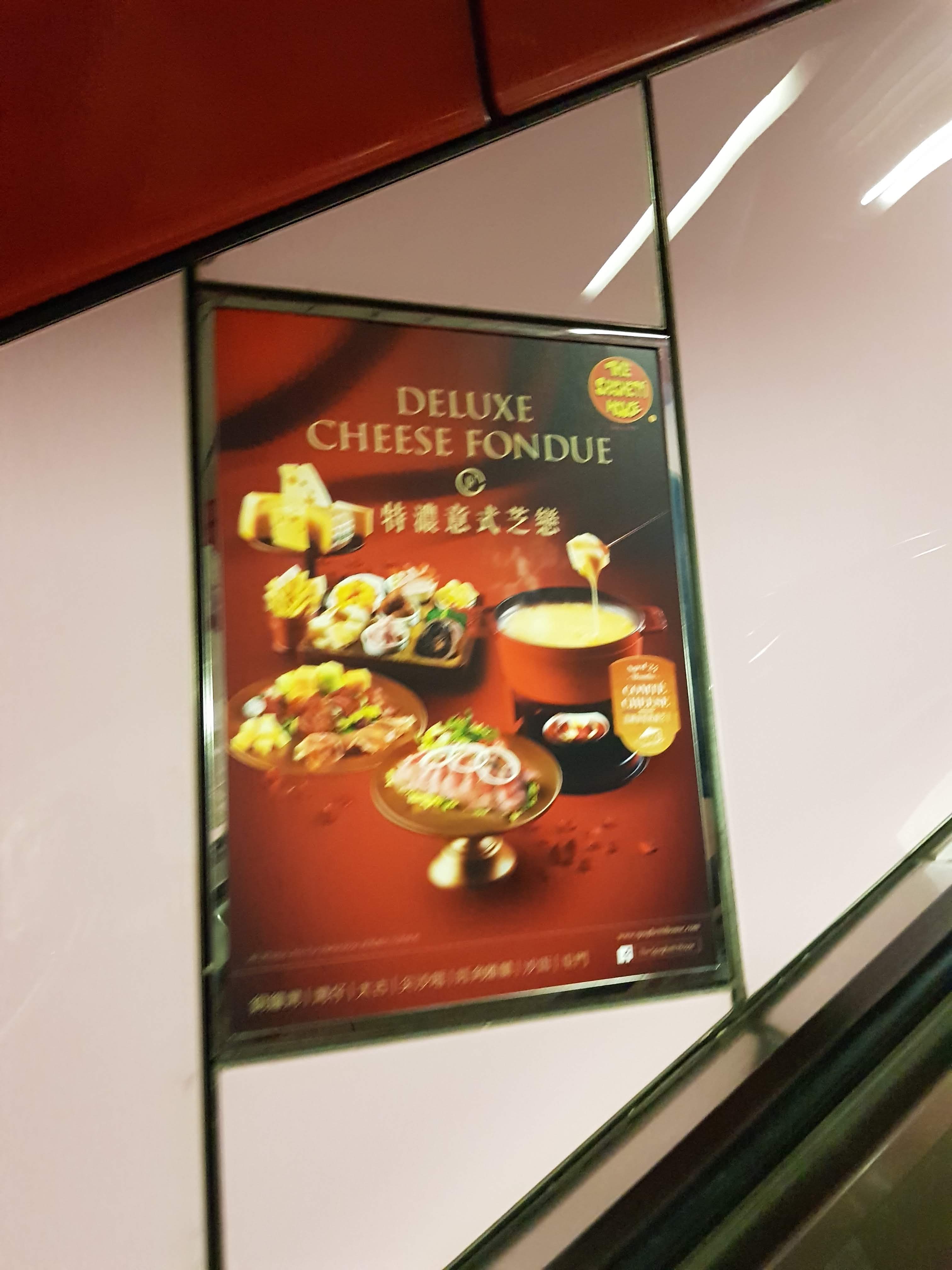 Un resto hongkongais proposait un set de fondue. On a pas goûté... 